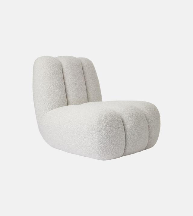 Toe bouclé chair